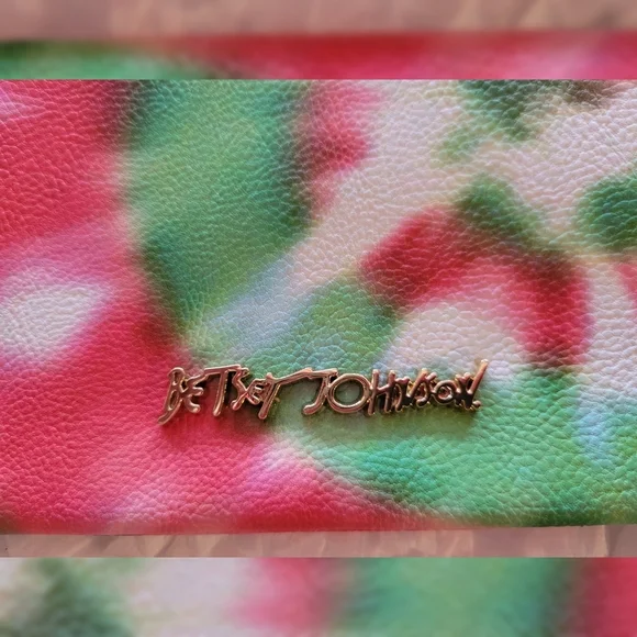 NWOT Betsey Johnson Tye Dye Medium Zip Bag - Picture 3 of 4